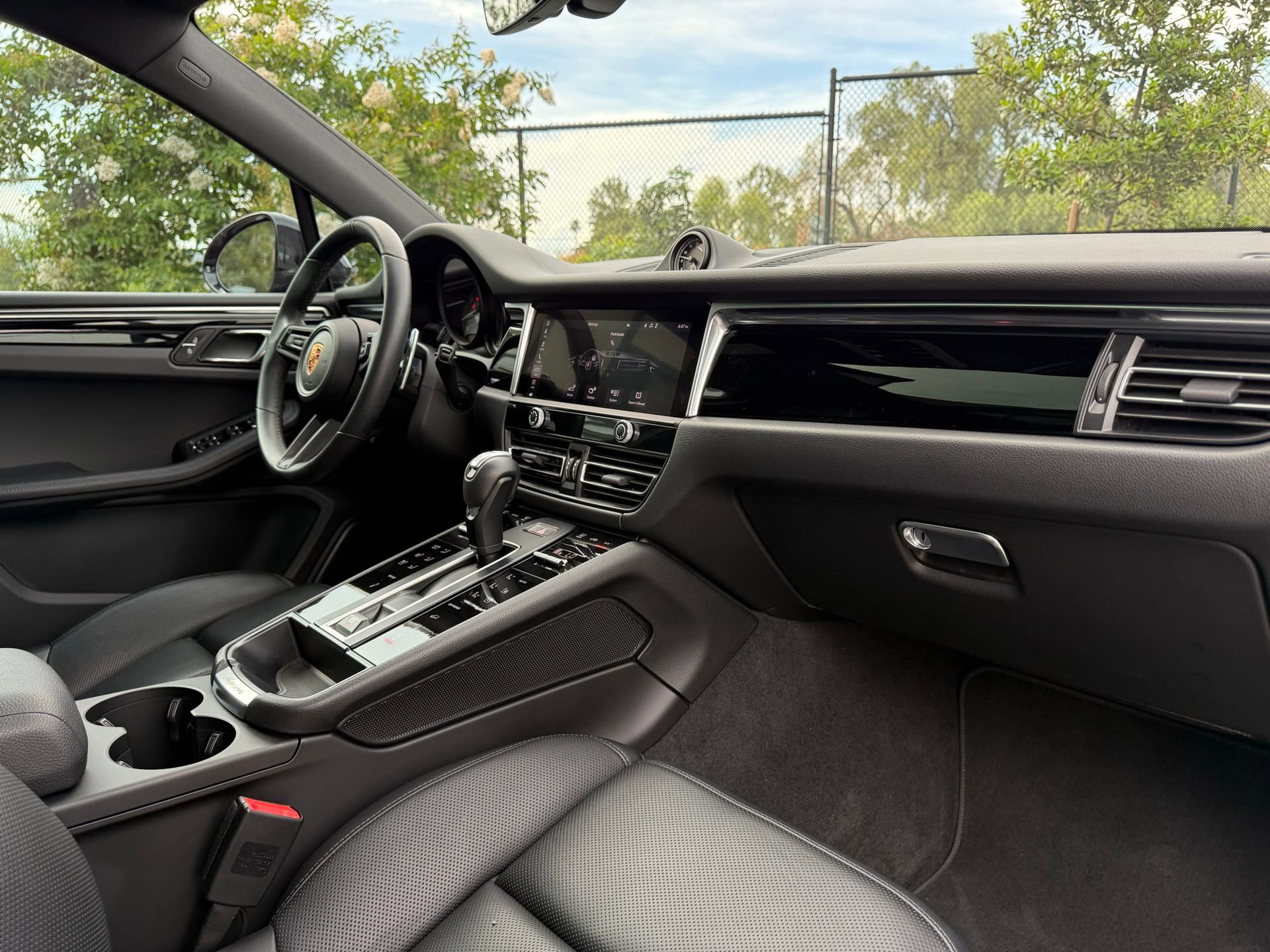 Certified 2024 Porsche Macan S image 25