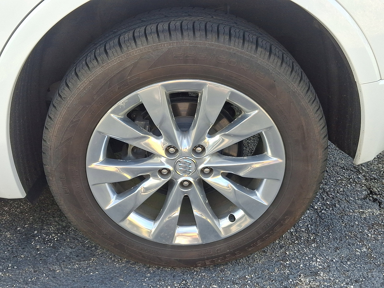 Used 2017 Buick Envision Essence AWD/4WD image 4