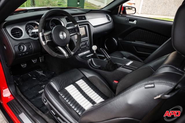 Used 2011 Ford Mustang Shelby GT500 w/ SVT Performance Pkg RWD image 3