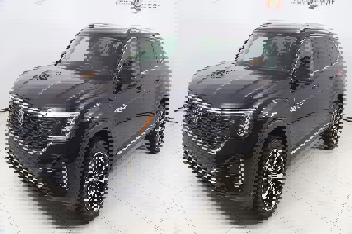 Used 2024 Volkswagen Atlas SEL Premium R-Line image 24