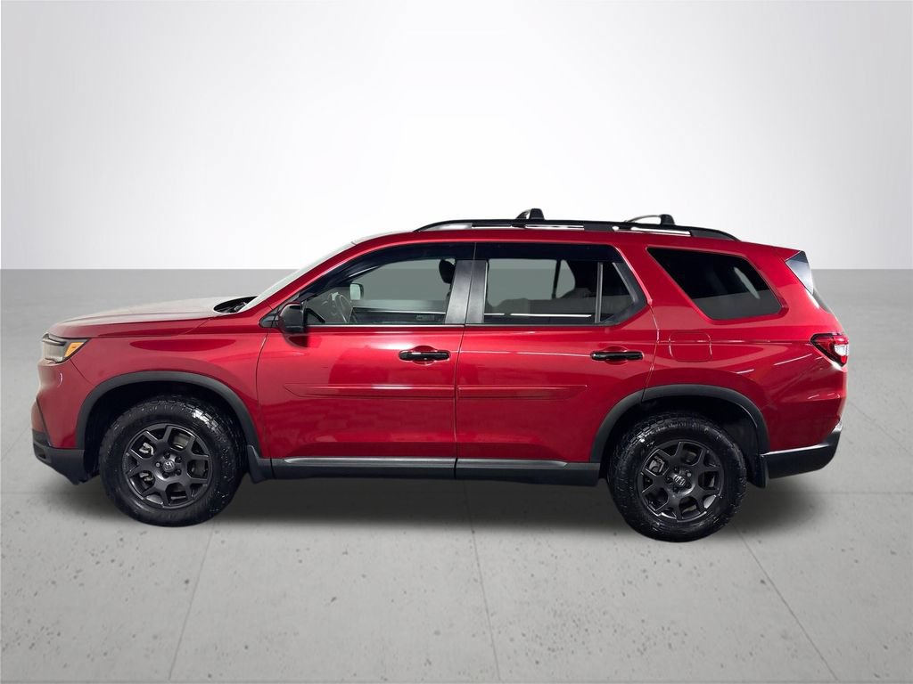 Certified 2025 Honda Pilot TrailSport image 10