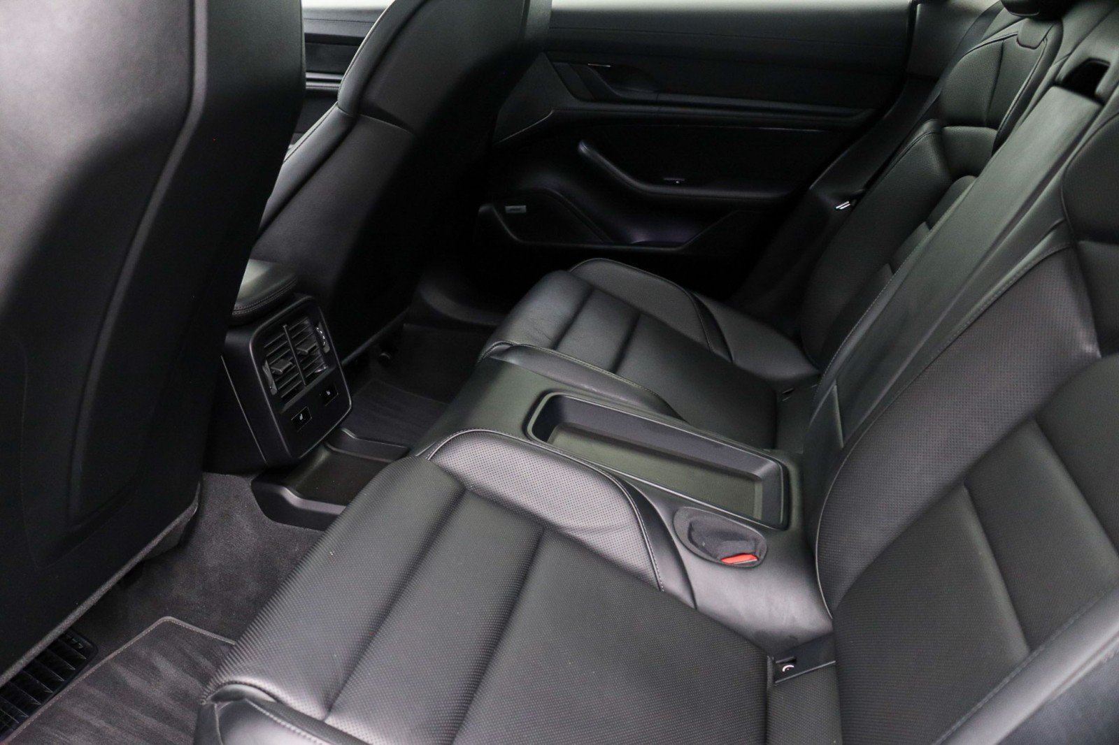 Used 2022 Porsche Taycan RWD image 20