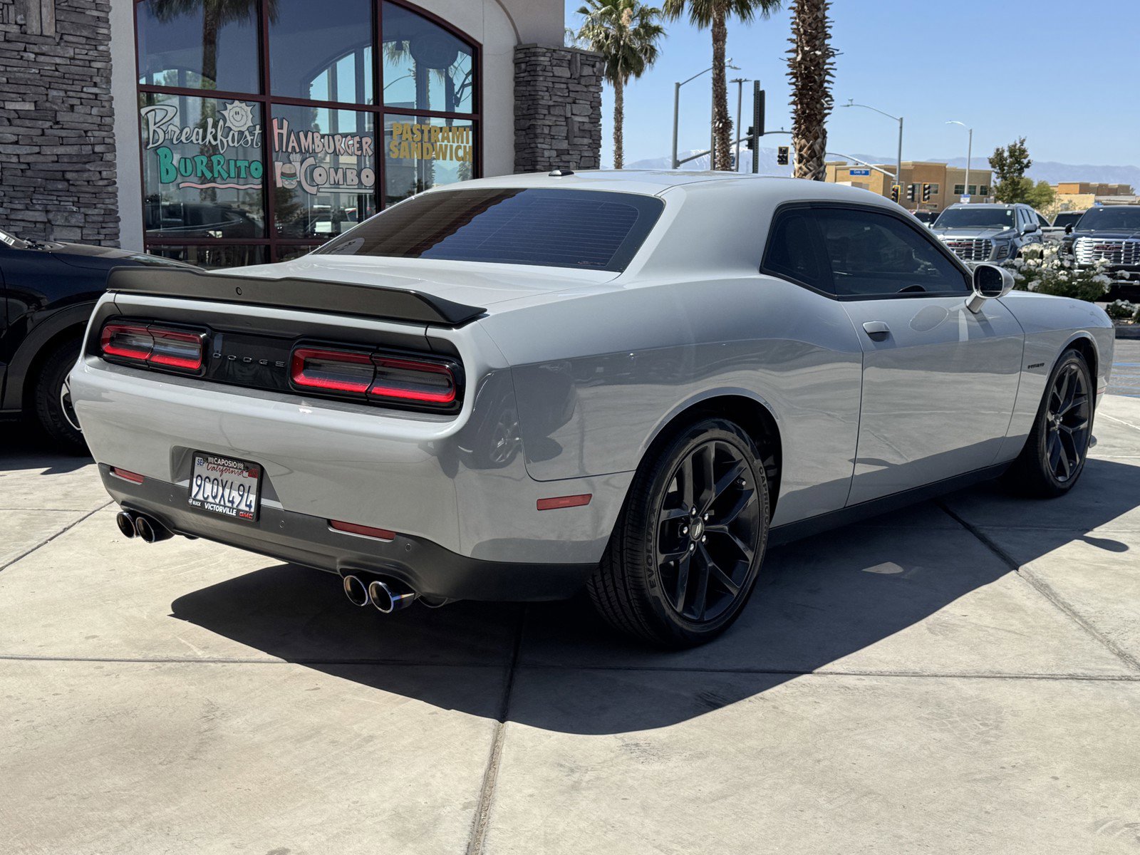 Used 2022 Dodge Challenger R/T w/ Driver Convenience Group RWD image 6