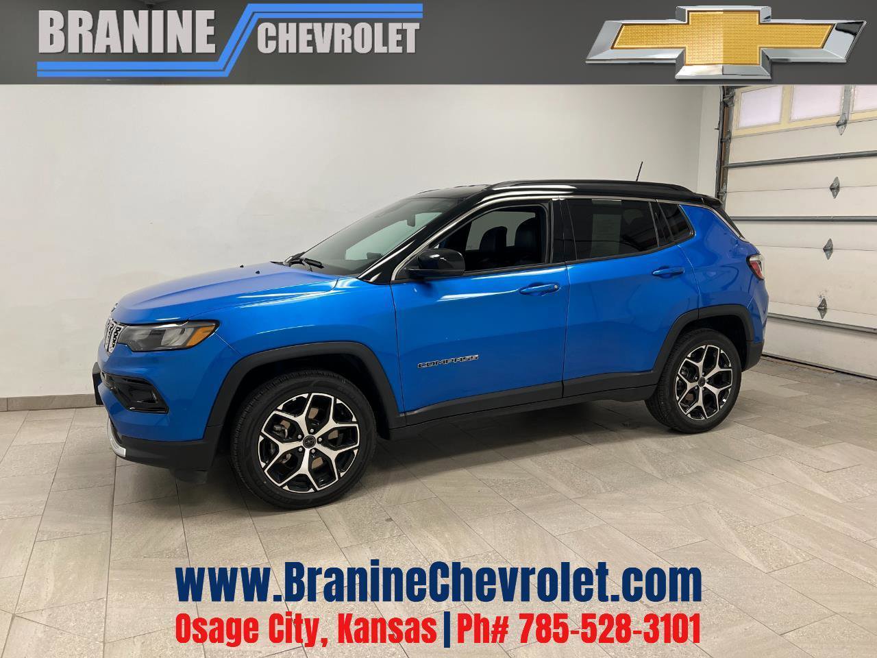 Used 2025 Jeep Compass Limited AWD/4WD image 1