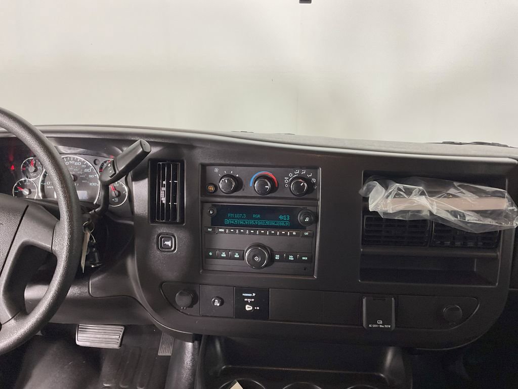 Used 2024 Chevrolet Express 2500 w/ Driver Convenience Package image 15