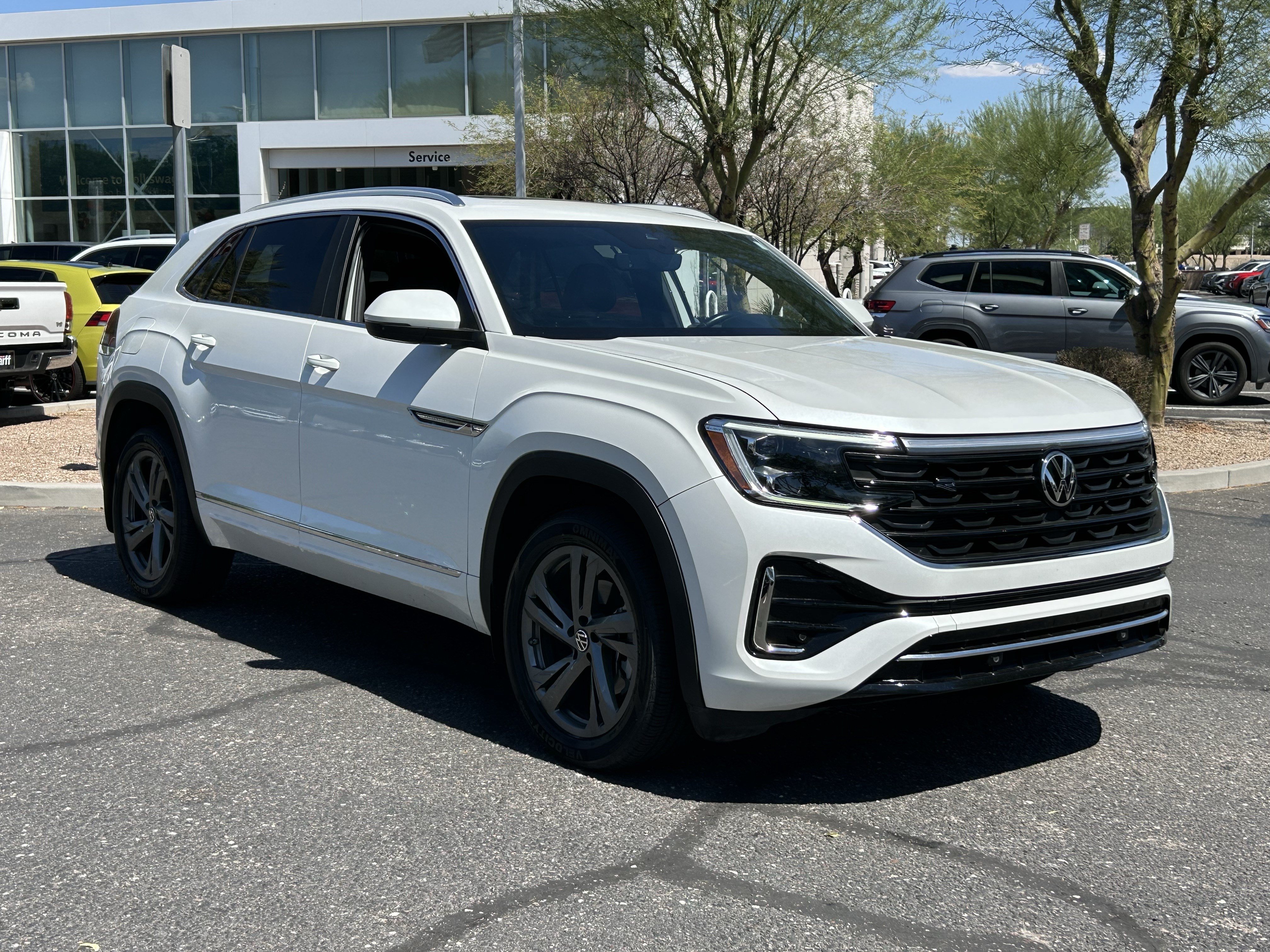 Certified 2024 Volkswagen Atlas Cross Sport SEL R-Line AWD/4WD image 6