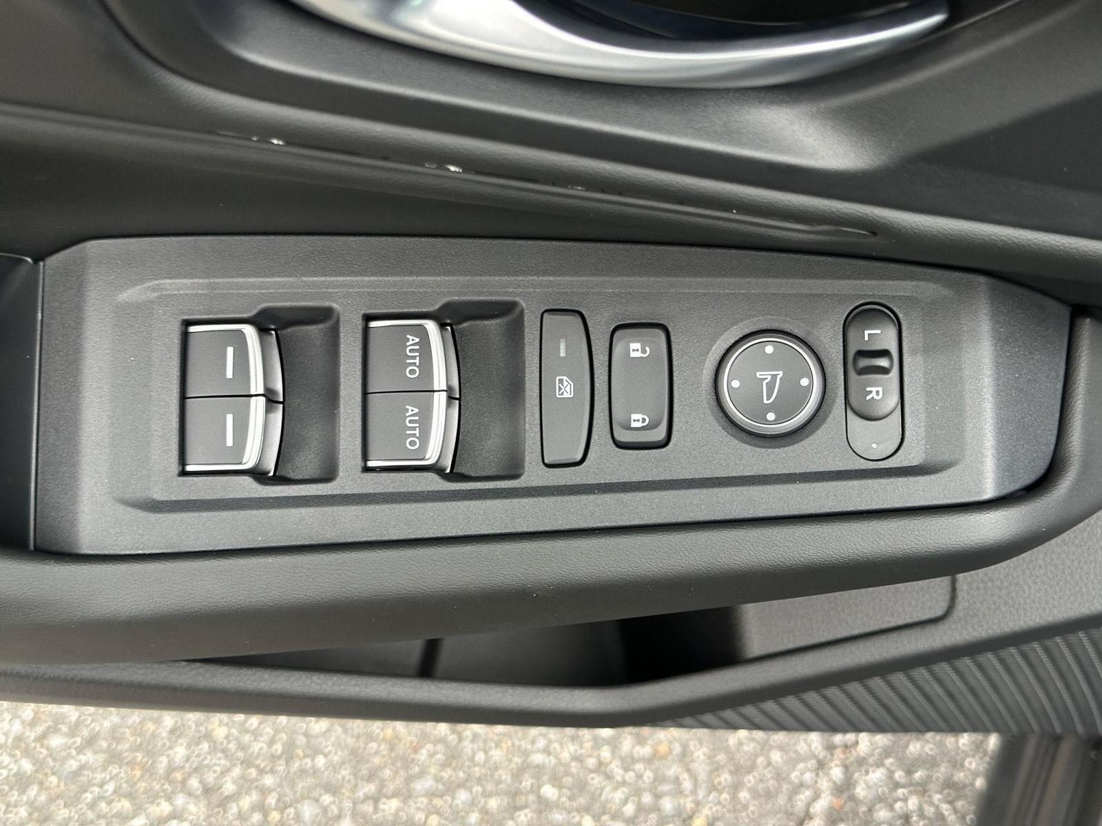 Used 2025 Honda Accord SE image 12