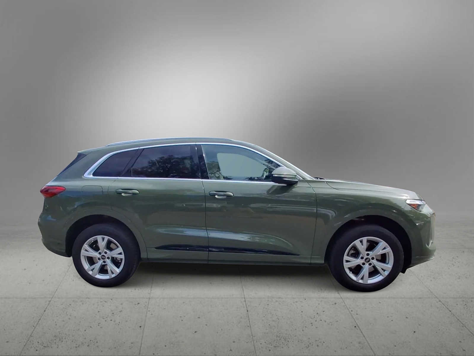 Certified 2025 Audi Q5 Premium w/ Convenience Package AWD/4WD image 9