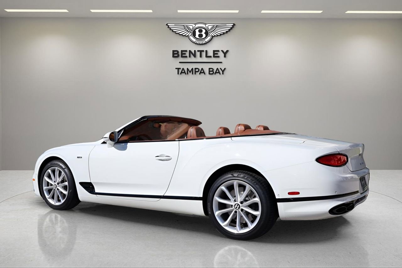 Used 2024 Bentley Continental GT image 3