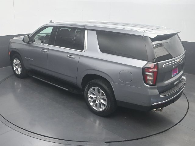 Used 2023 Chevrolet Suburban Premier AWD/4WD image 23