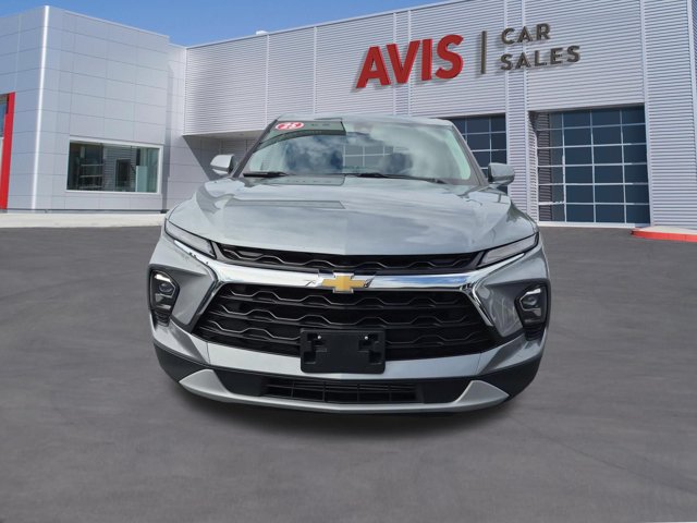 Used 2025 Chevrolet Blazer LT AWD/4WD image 2