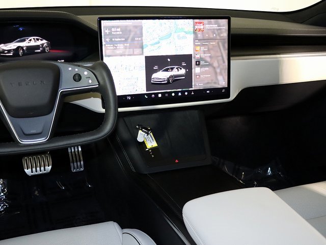 Used 2023 Tesla Model S Plaid image 16