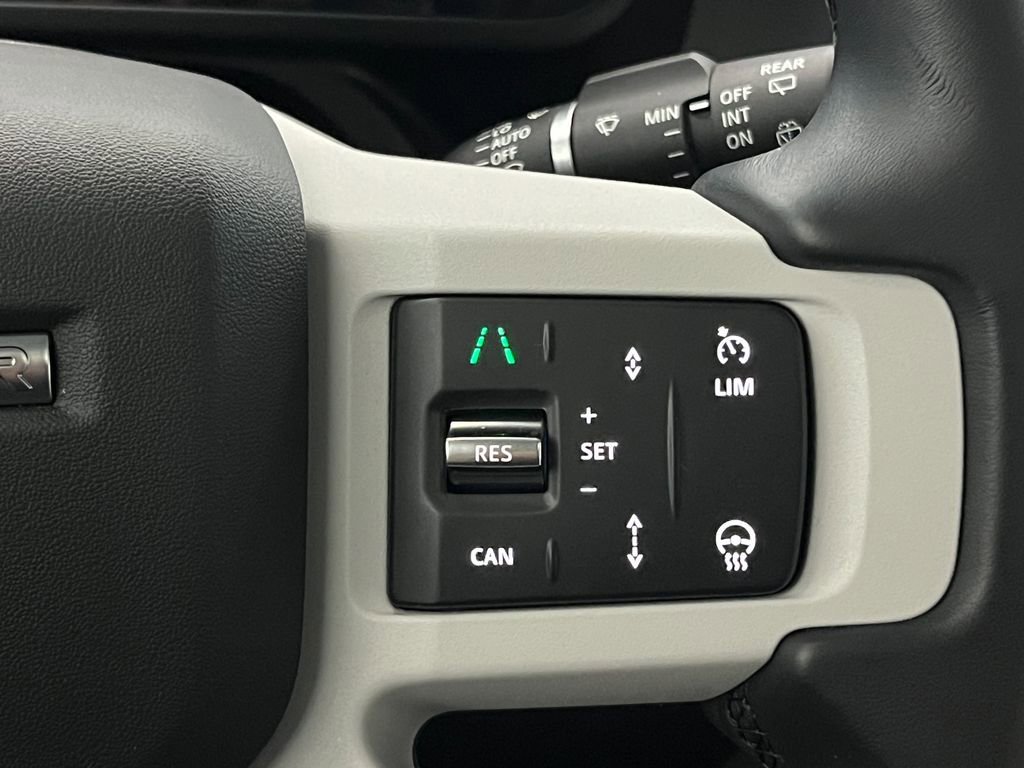 Used 2025 Land Rover Defender 110 S image 22