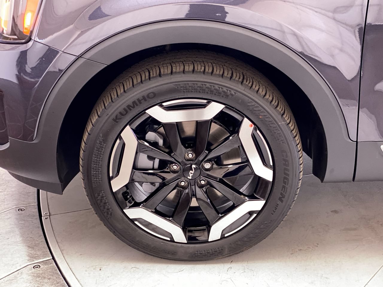 Certified 2025 Kia Telluride S FWD image 12