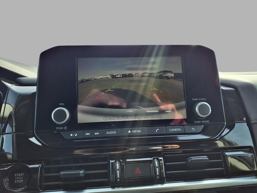 Certified 2025 Nissan Pathfinder SV image 6