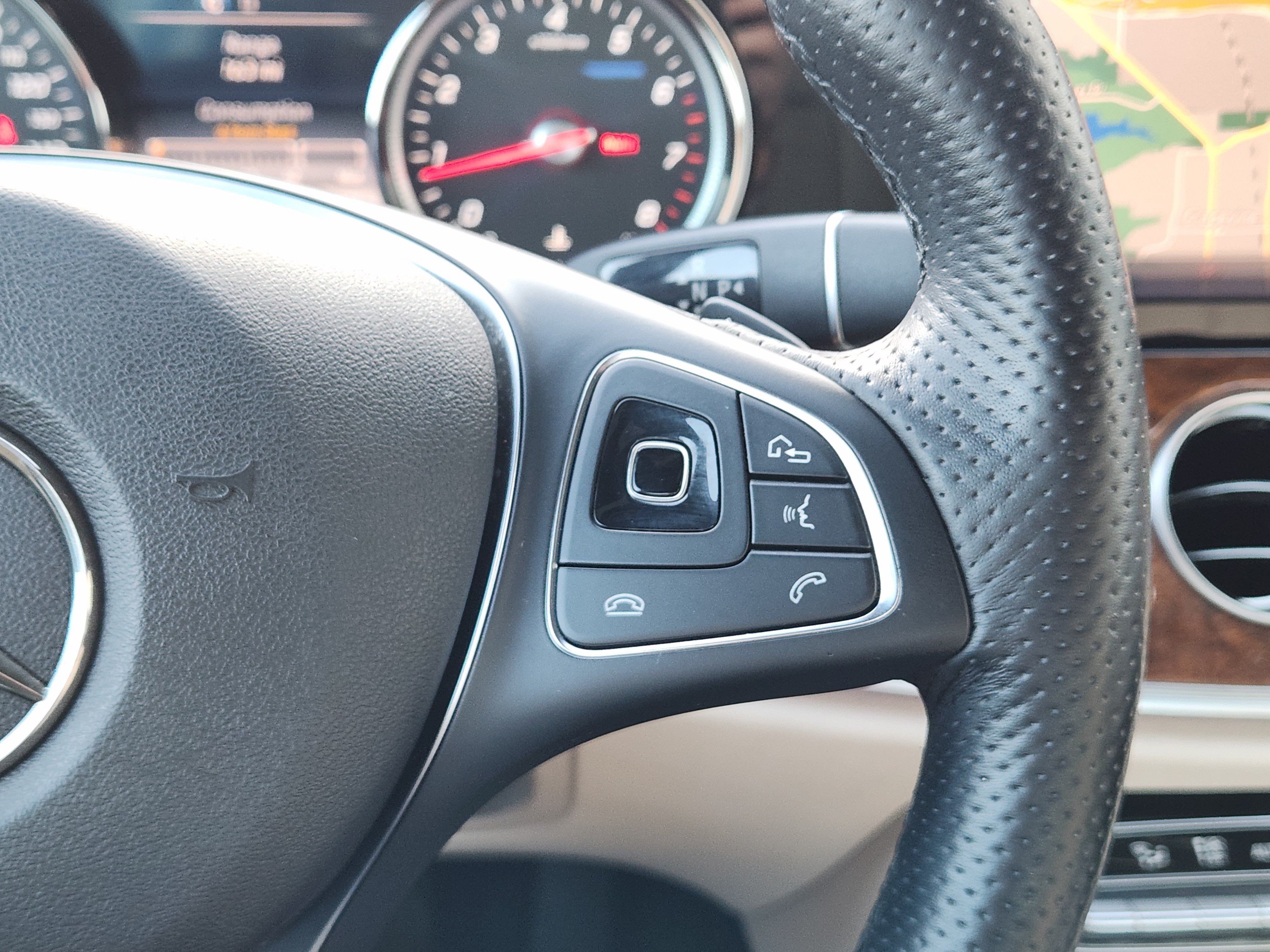 Used 2018 Mercedes-Benz E 300 image 29