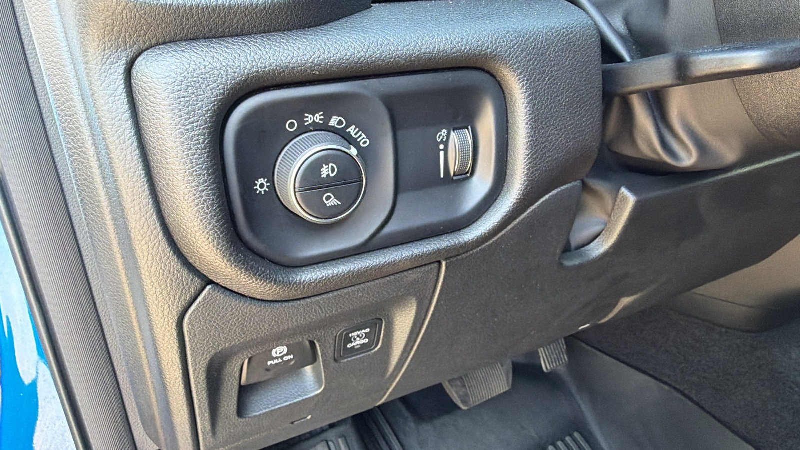 Used 2025 RAM 1500 Warlock AWD/4WD image 26