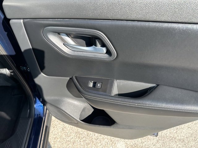 Used 2025 Nissan Rogue SV image 15