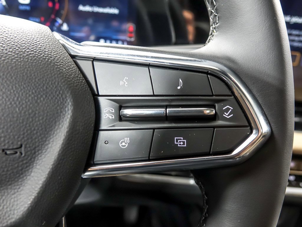 New 2026 Chevrolet Equinox ACTIV w/ LPO, Floor Liner Package image 18