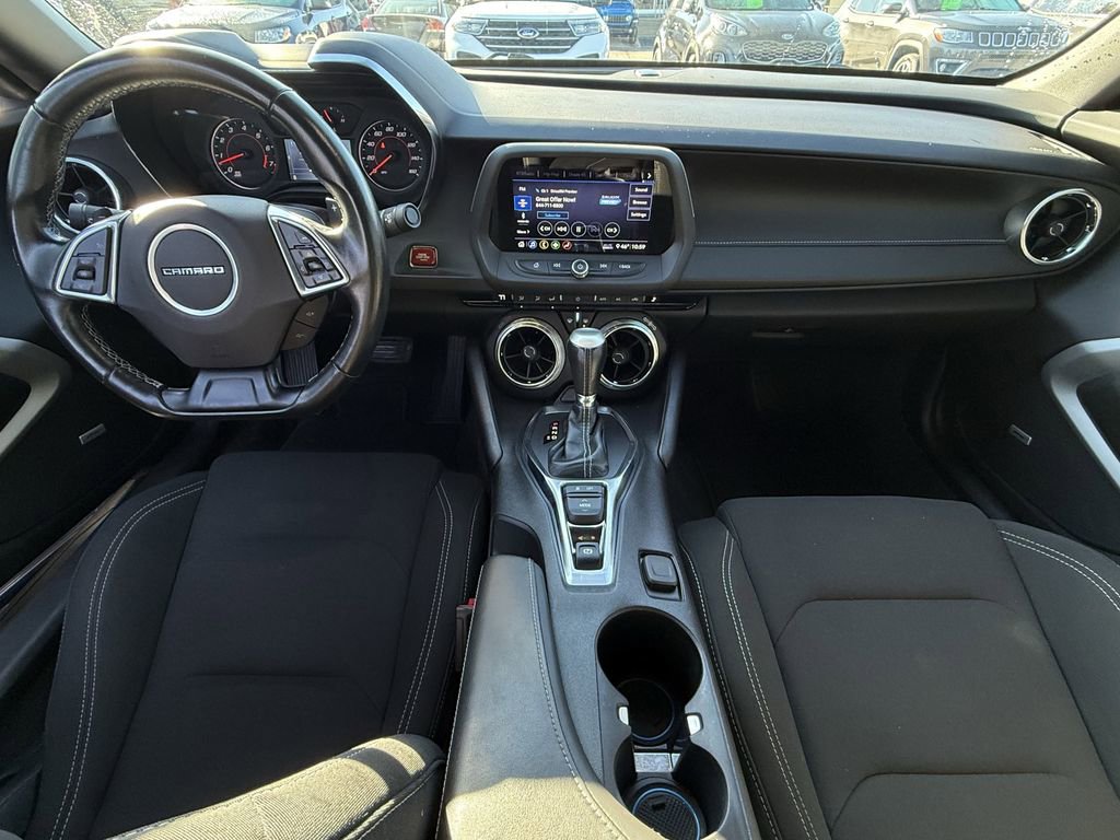 Used 2020 Chevrolet Camaro LT w/ Technology Package image 27