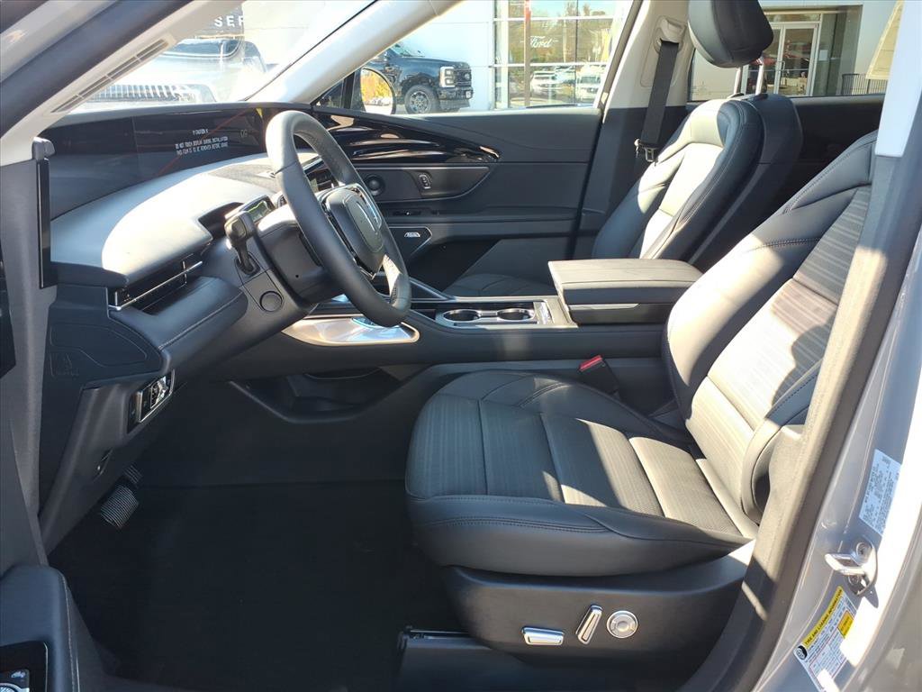 New 2026 Lincoln Nautilus Reserve w/ Jet Appearance Package image 6