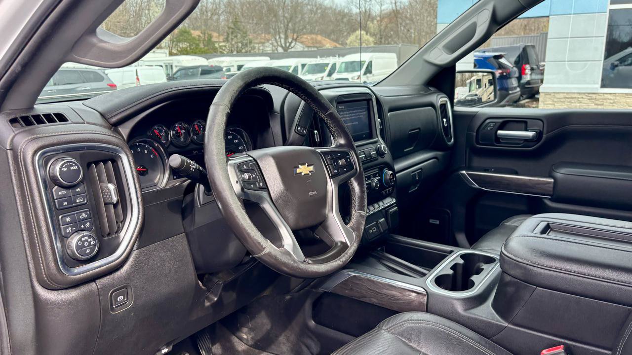Used 2020 Chevrolet Silverado 1500 LTZ w/ LTZ Convenience Package AWD/4WD image 17