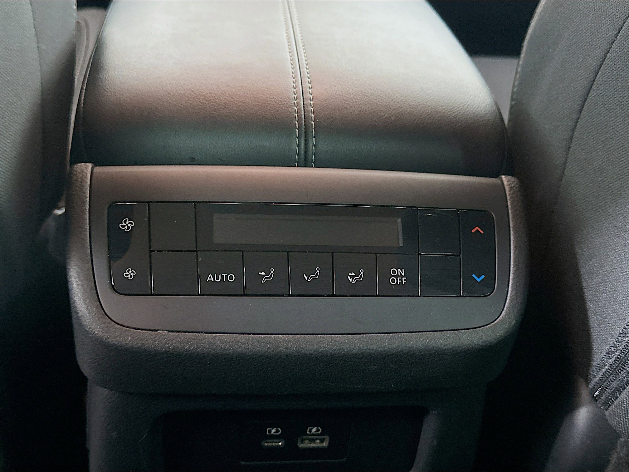 Used 2025 Nissan Pathfinder SV image 26