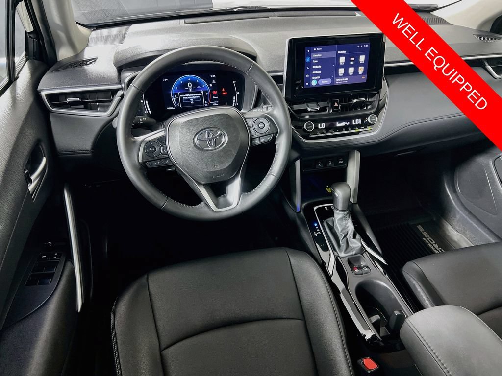 Used 2023 Toyota Corolla Cross XLE w/ Convenience Package FWD image 22