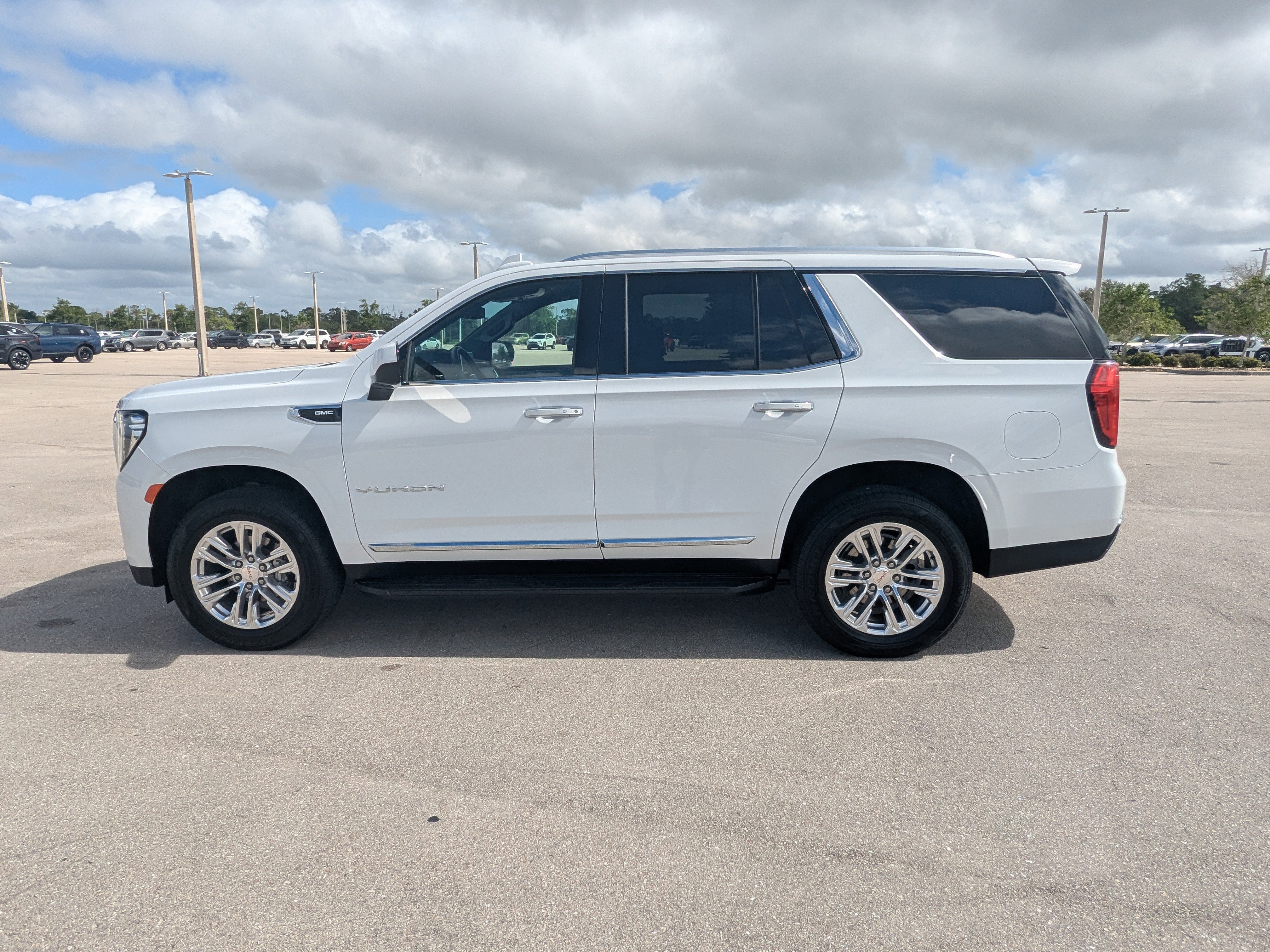 Used 2024 GMC Yukon SLT image 8