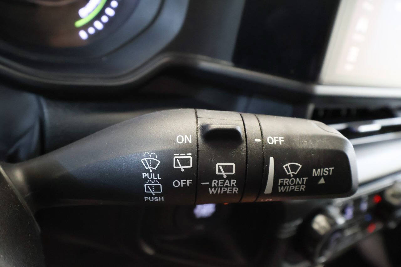 Used 2024 Jeep Wrangler Unlimited Sahara w/ Safety Group AWD/4WD image 34