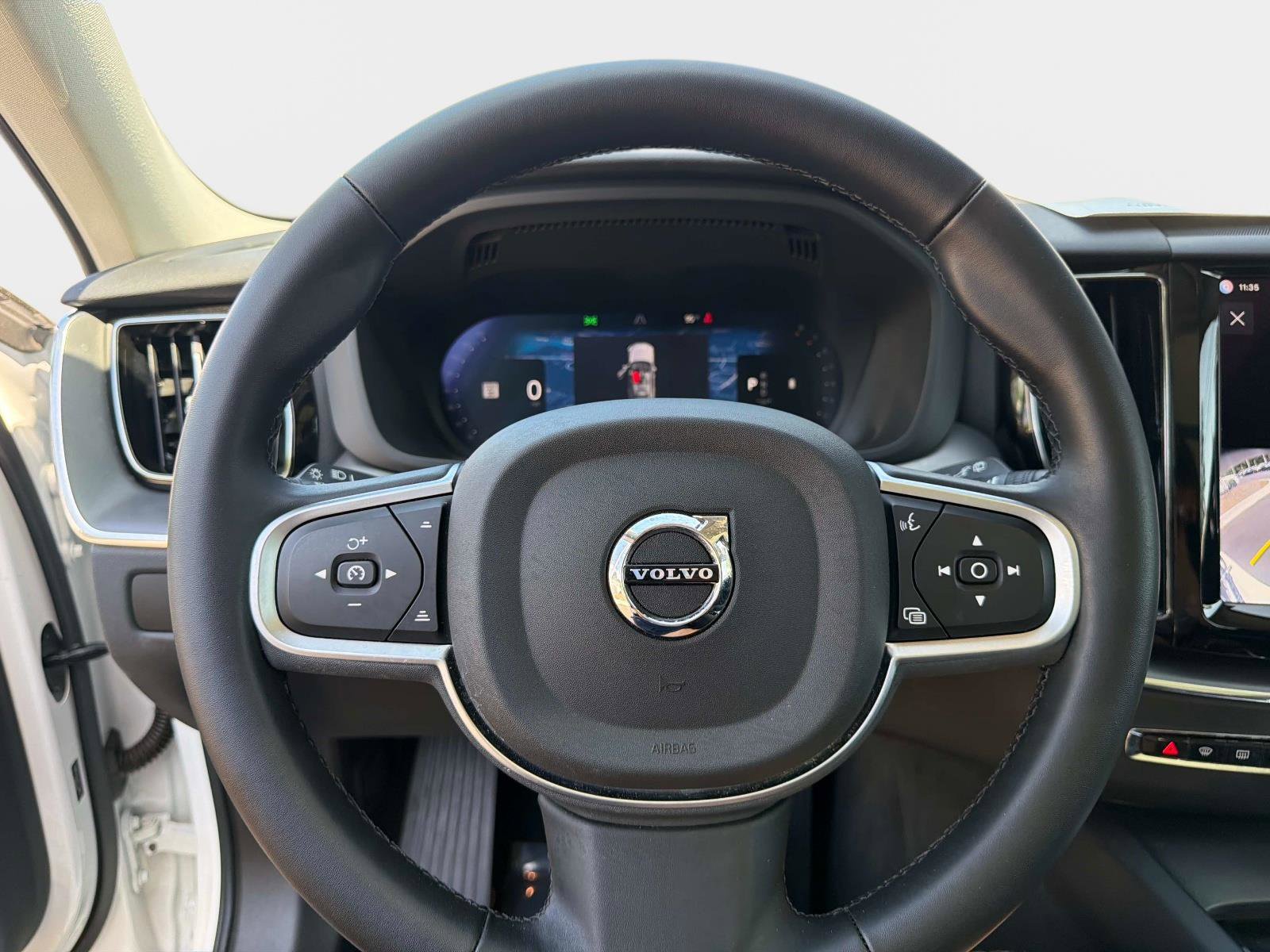 Certified 2025 Volvo XC60 B5 Core image 21