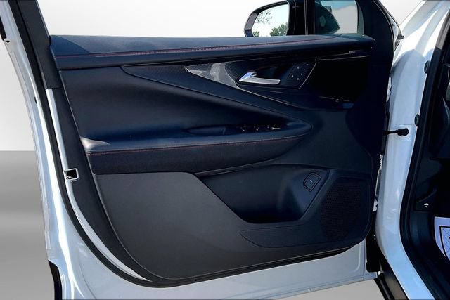 Certified 2024 Chevrolet Blazer EV RS AWD/4WD image 22