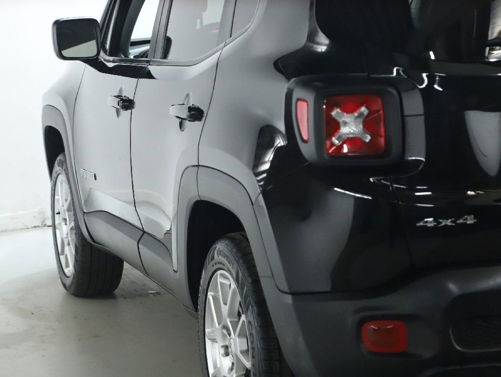 Used 2023 Jeep Renegade Latitude w/ Premium Group image 40