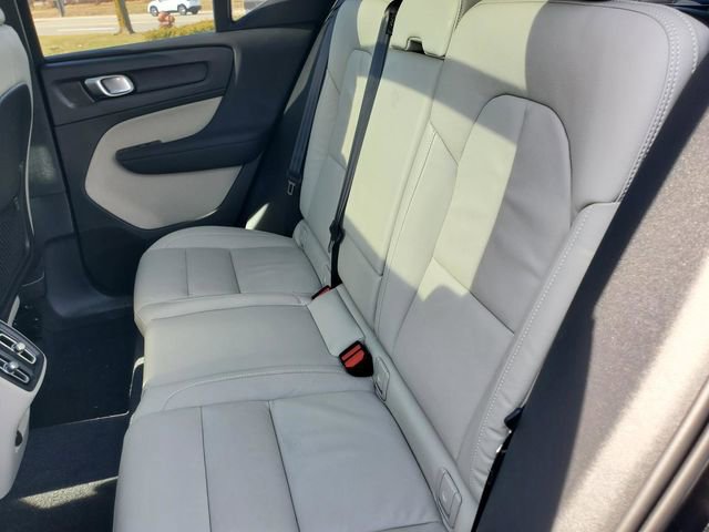 Certified 2023 Volvo XC40 B5 Plus w/ Driver Assist Package image 33