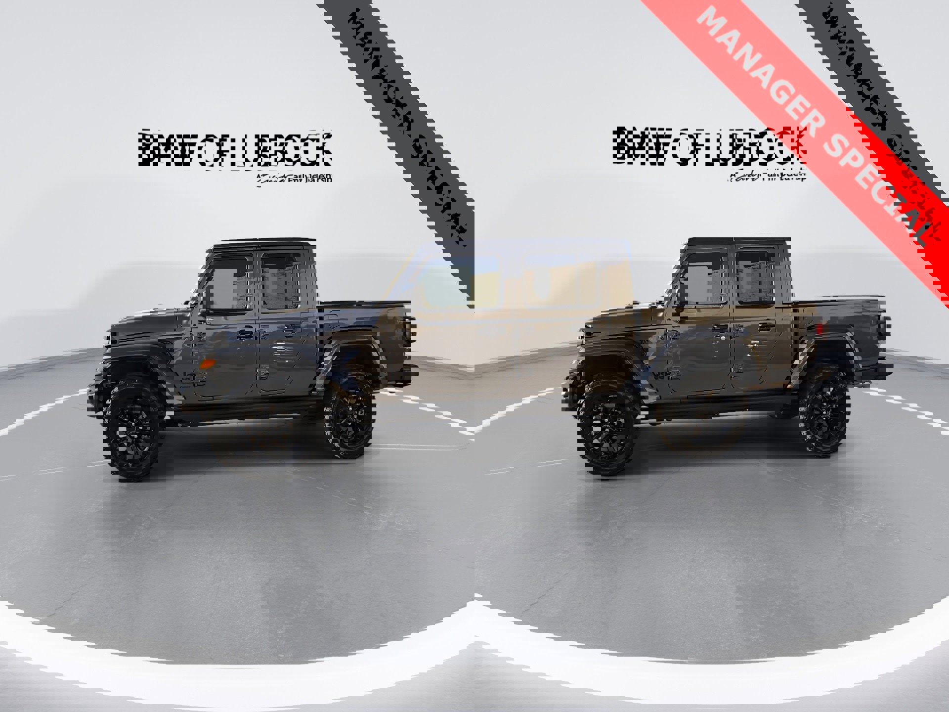 Used 2025 Jeep Gladiator Nighthawk image 6