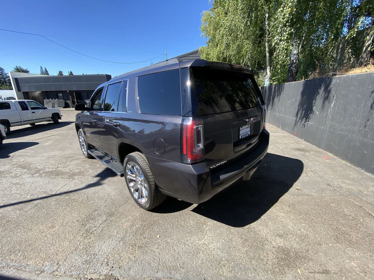 Used 2018 GMC Yukon SLT w/ Open Road Package AWD/4WD image 4