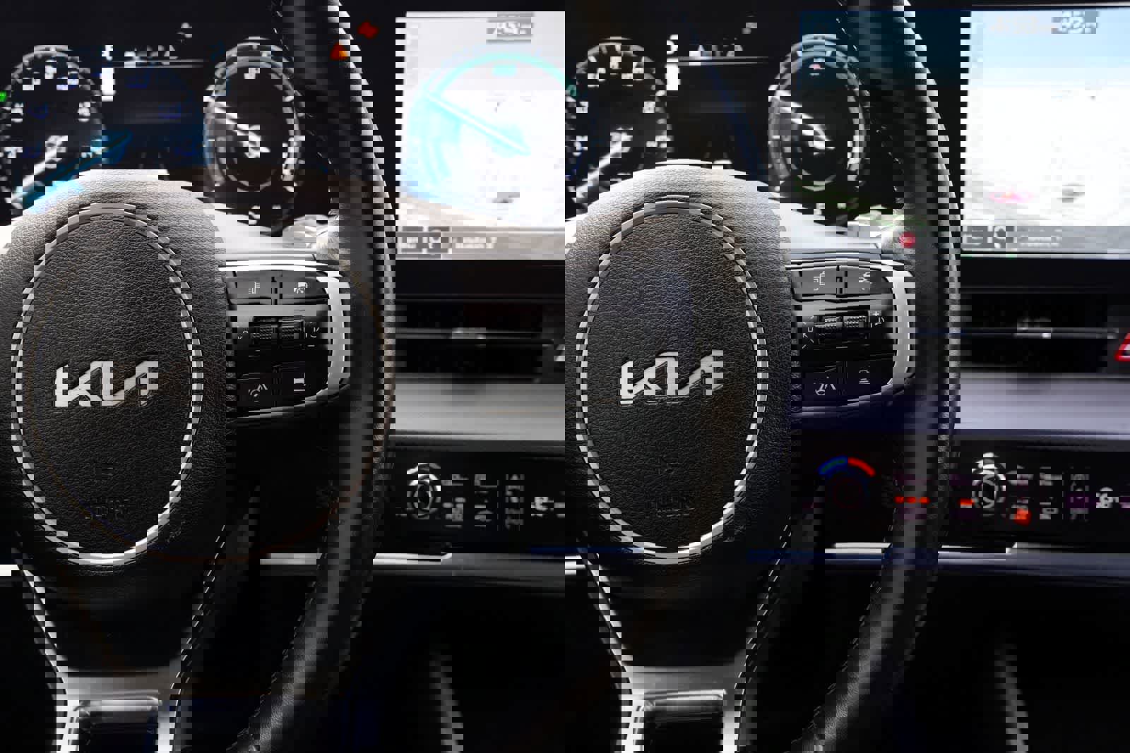 Used 2023 Kia Sportage SX Prestige image 11