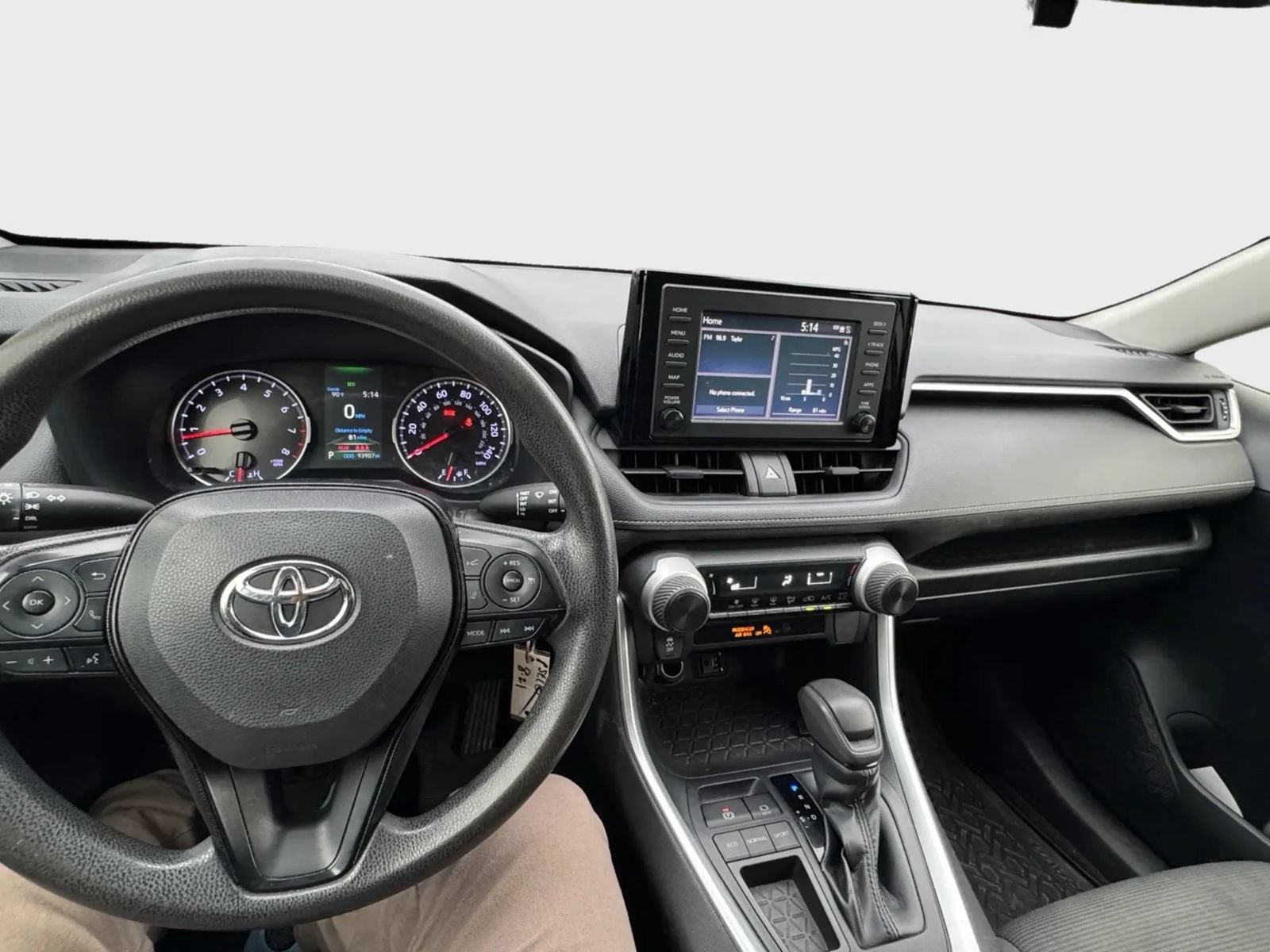 Used 2019 Toyota RAV4 LE FWD image 9