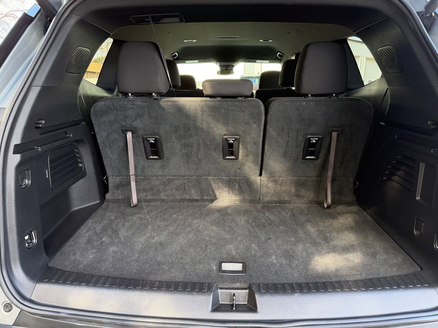 Used 2025 GMC Acadia Elevation image 36