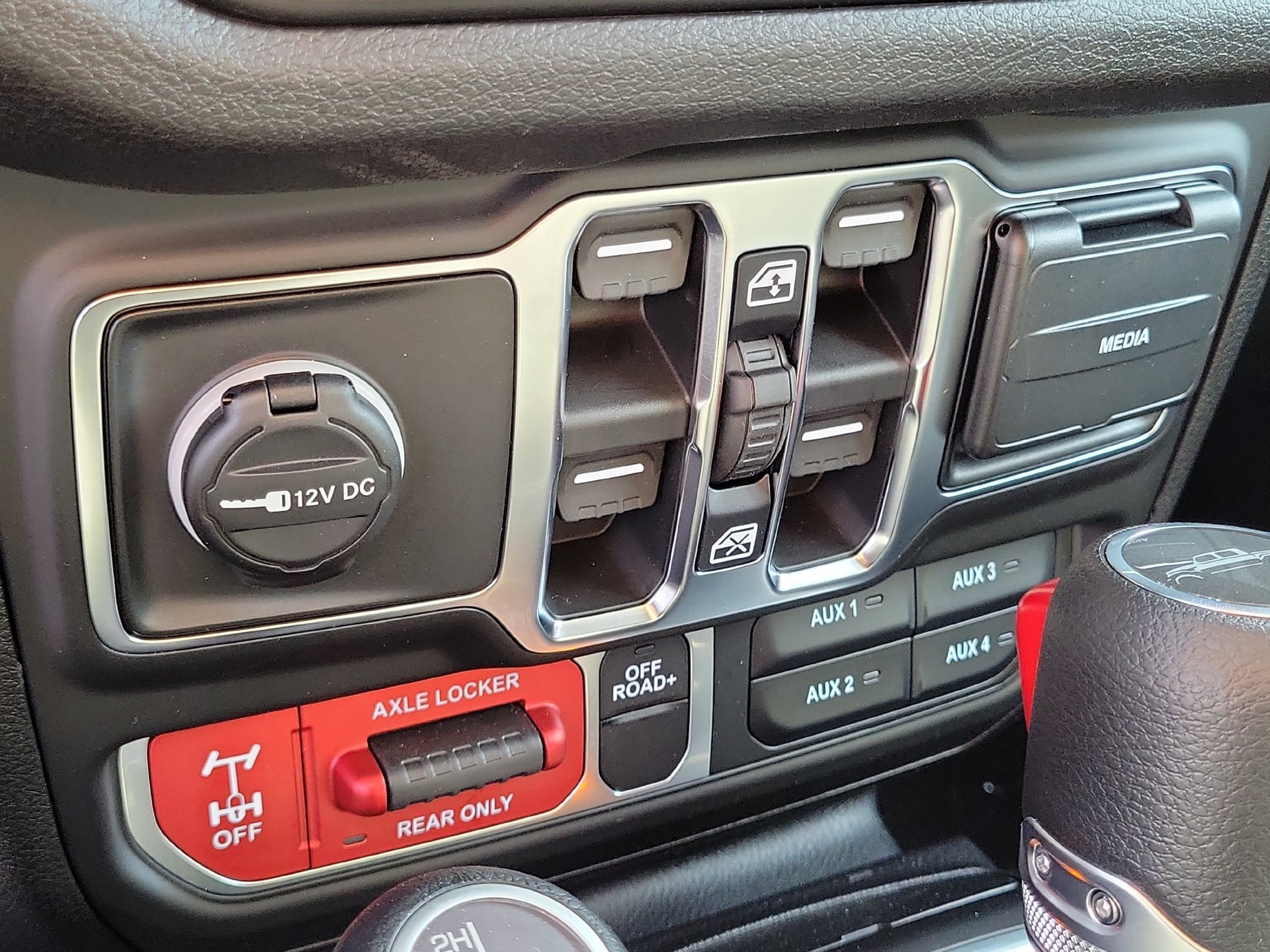 New 2026 Jeep Gladiator Sport AWD/4WD image 9