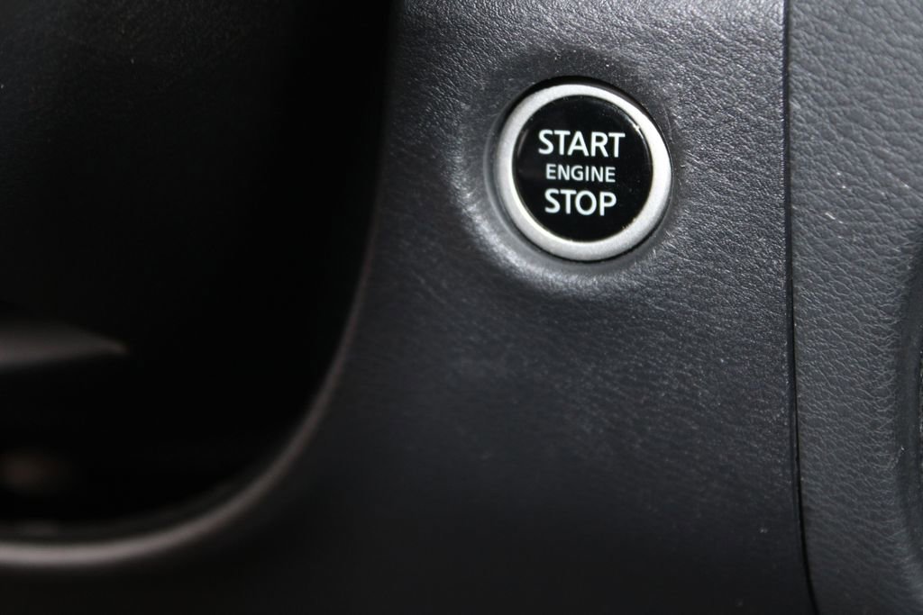 Used 2024 Nissan Frontier SV image 28