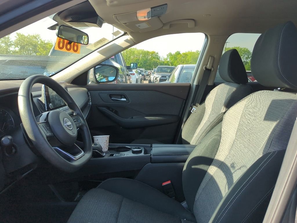 Used 2023 Nissan Rogue SV AWD/4WD image 6