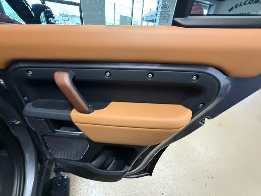 Used 2024 Land Rover Defender 110 X AWD/4WD image 34