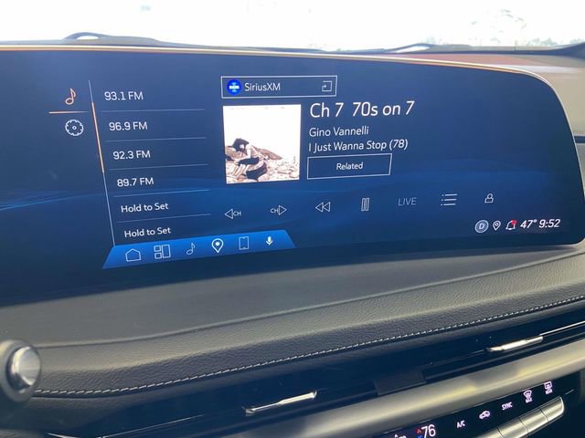 Used 2025 Cadillac XT4 Premium Luxury image 25