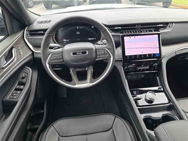 New 2025 Jeep Grand Cherokee L Limited w/ Black Appearance Package image 6