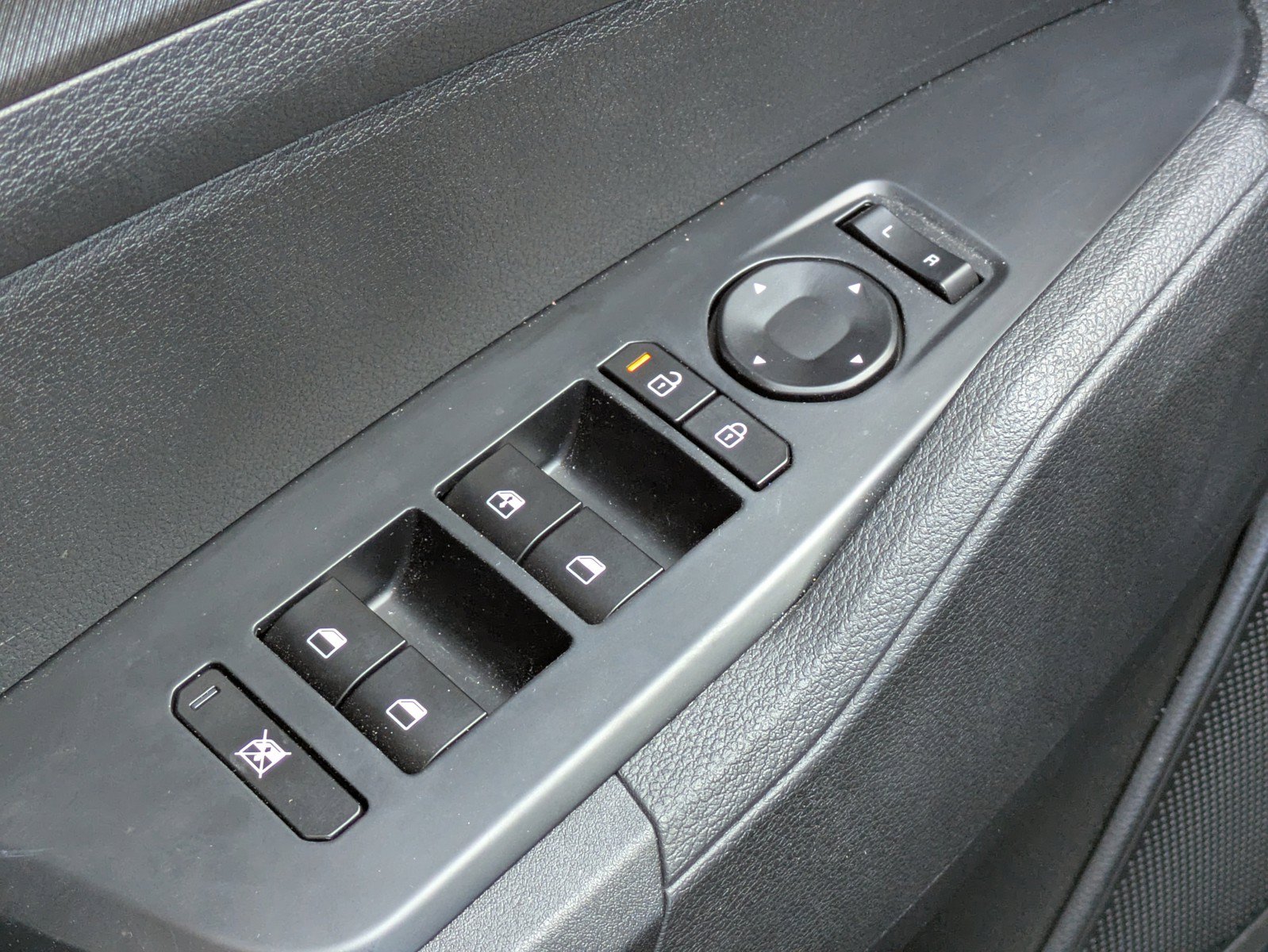 Certified 2026 Kia Sportage LX FWD image 17