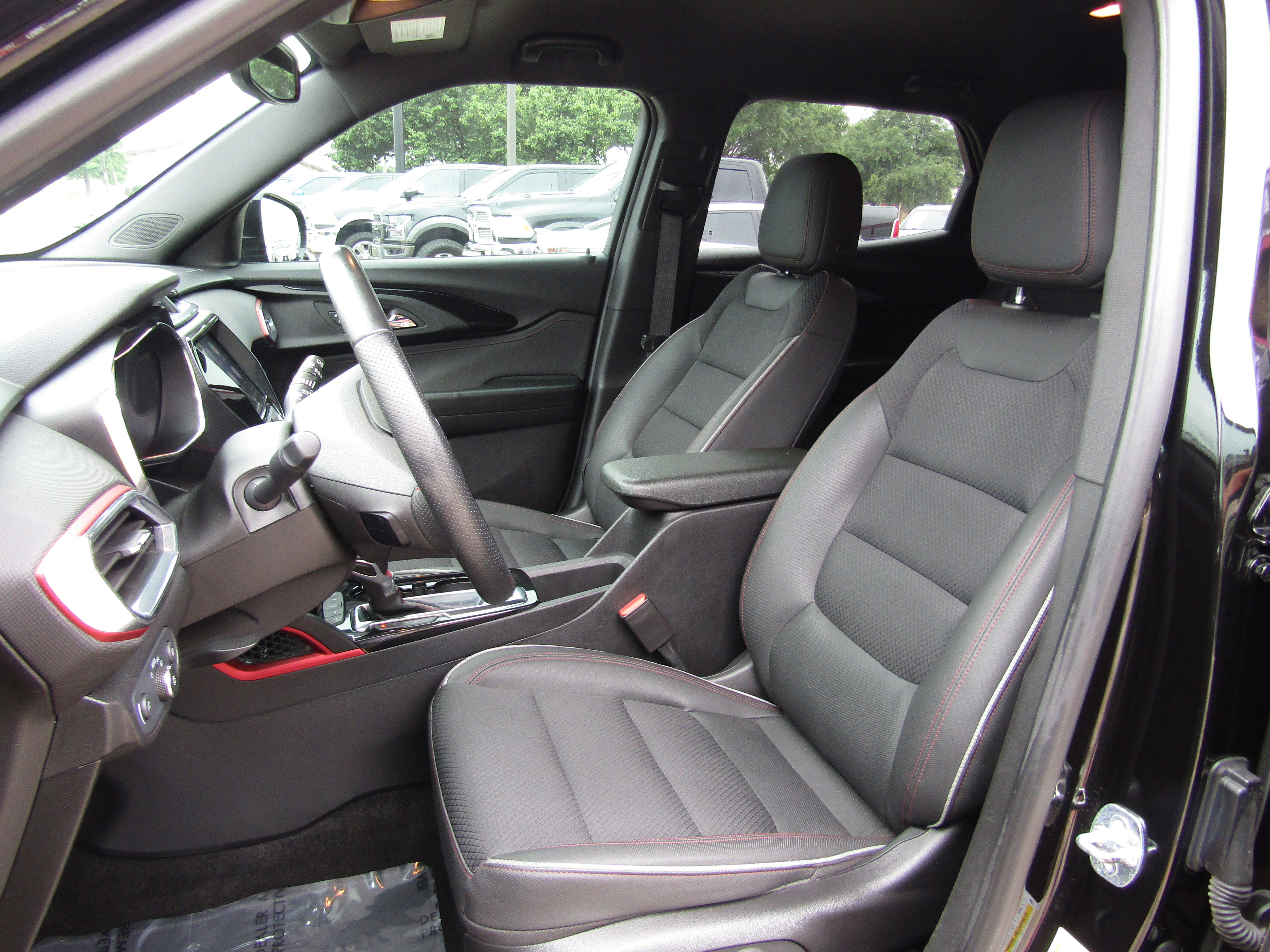 Used 2021 Chevrolet TrailBlazer RS w/ Technology Package image 8