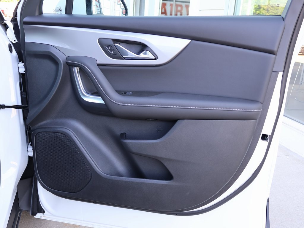 New 2025 Chevrolet Blazer LT image 35
