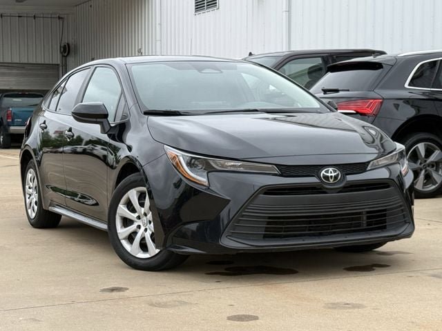 Used 2024 Toyota Corolla LE FWD image 2