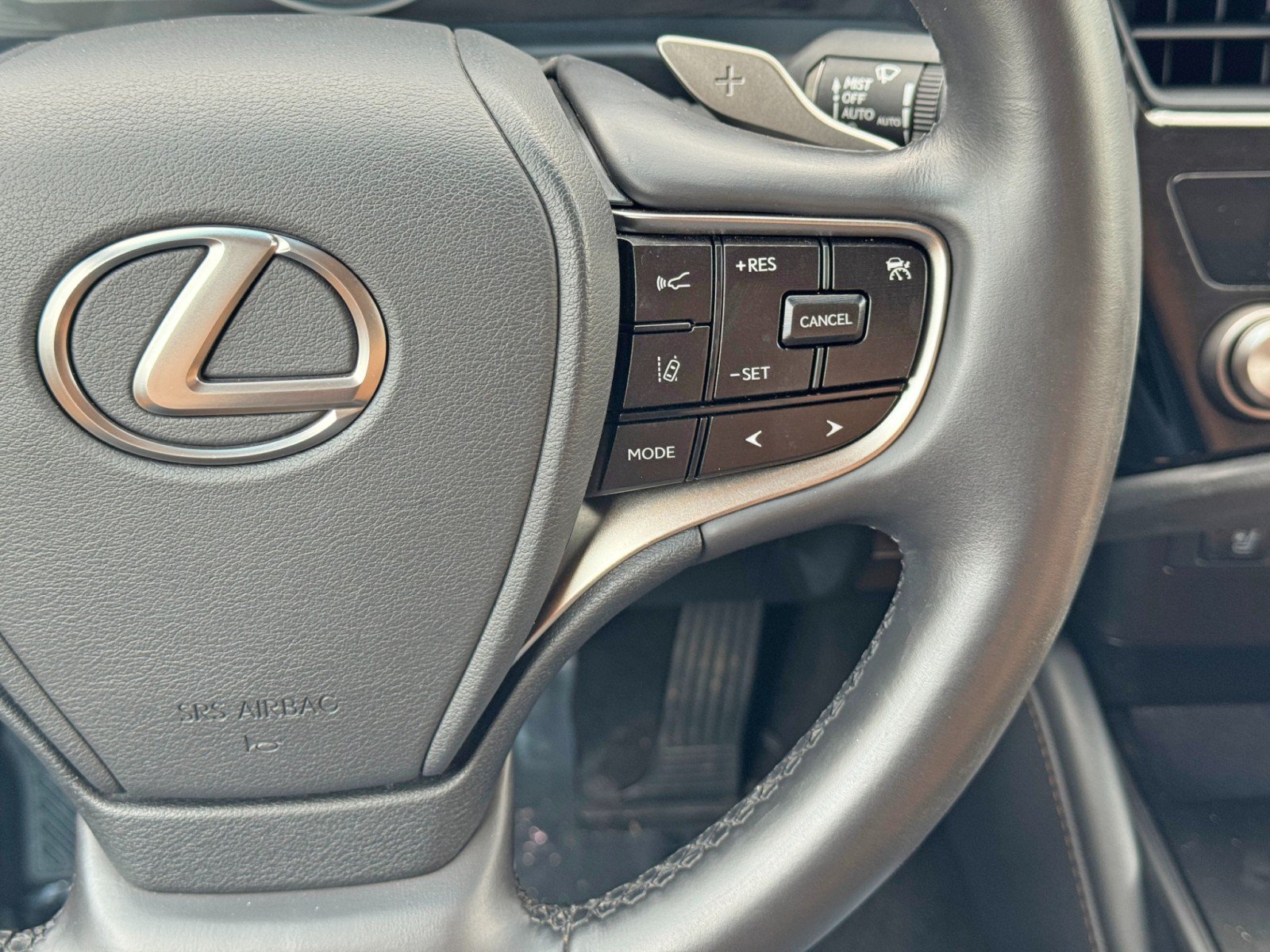 Used 2024 Lexus ES 350 w/ Premium Package FWD image 24